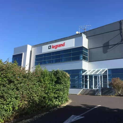 https://www.airdynamicsolutions.com/wp-content/uploads/2025/01/legrand-1-jpg.webp